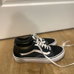 Women’s Old Skool Vans (7.5)
